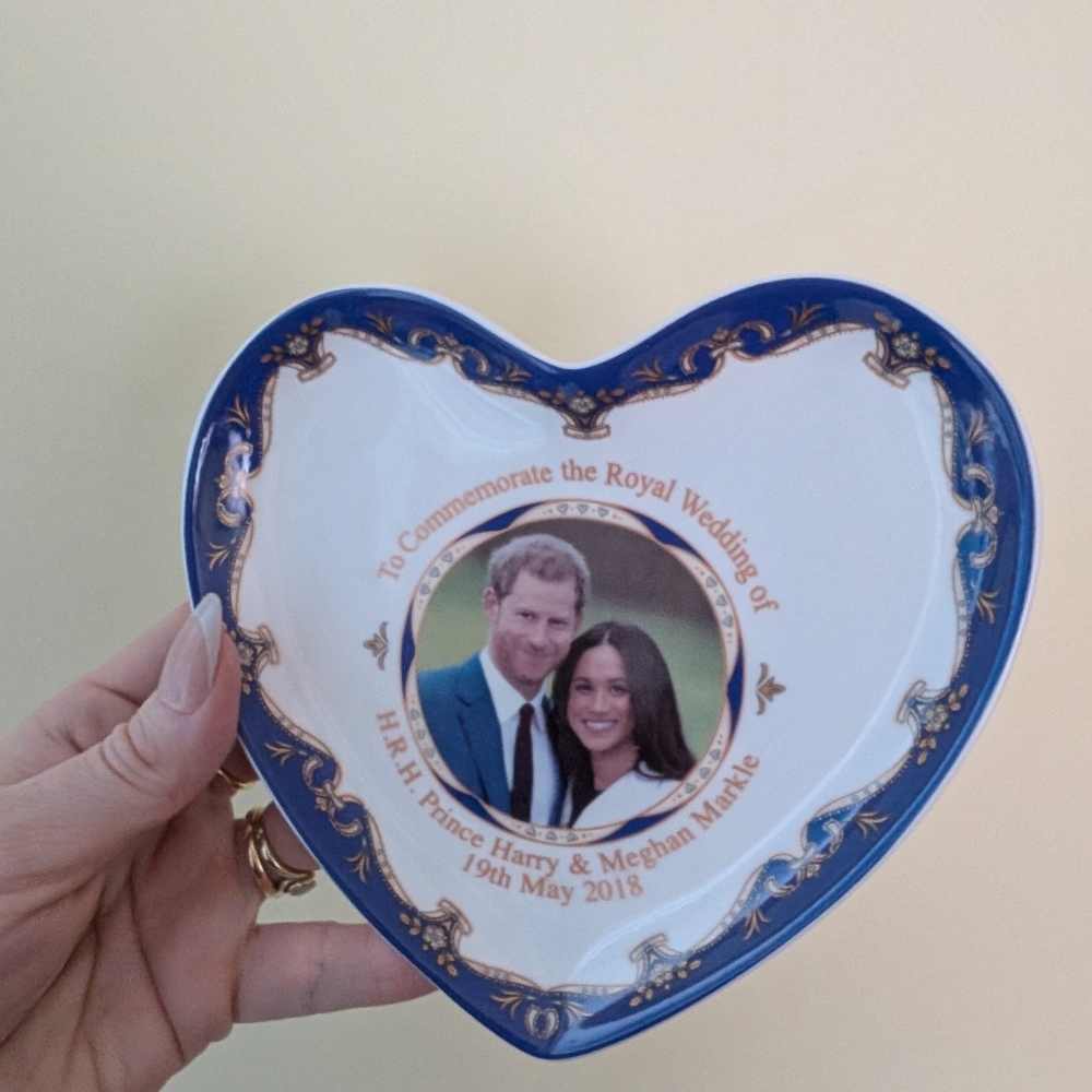 Royal Wedding Commemorative Heart-Shaped Plate Meghan And Harry